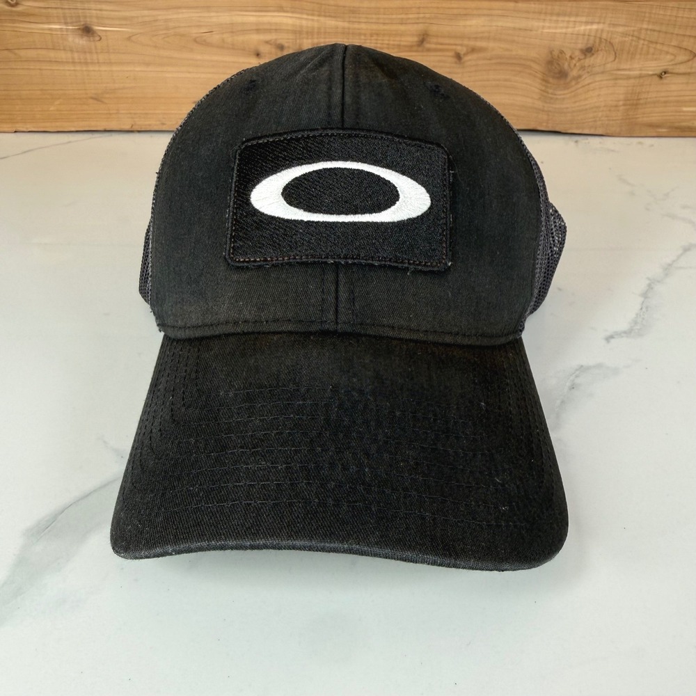 Oakley Tincan Mesh Back Trucker Hat Black Grey Cotton Snapback